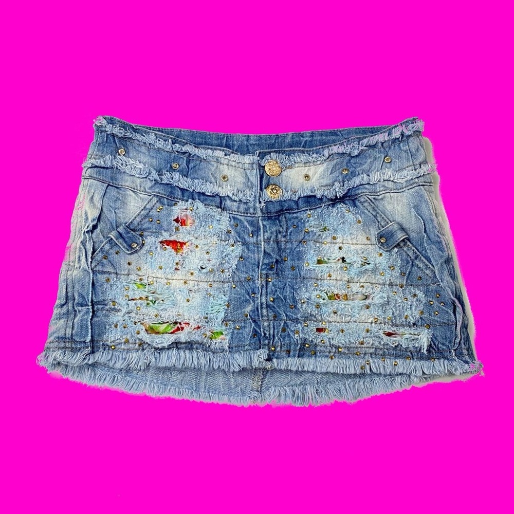 Vintage y2k bratz light wash distressed frayed rhinestone denim mini skirt